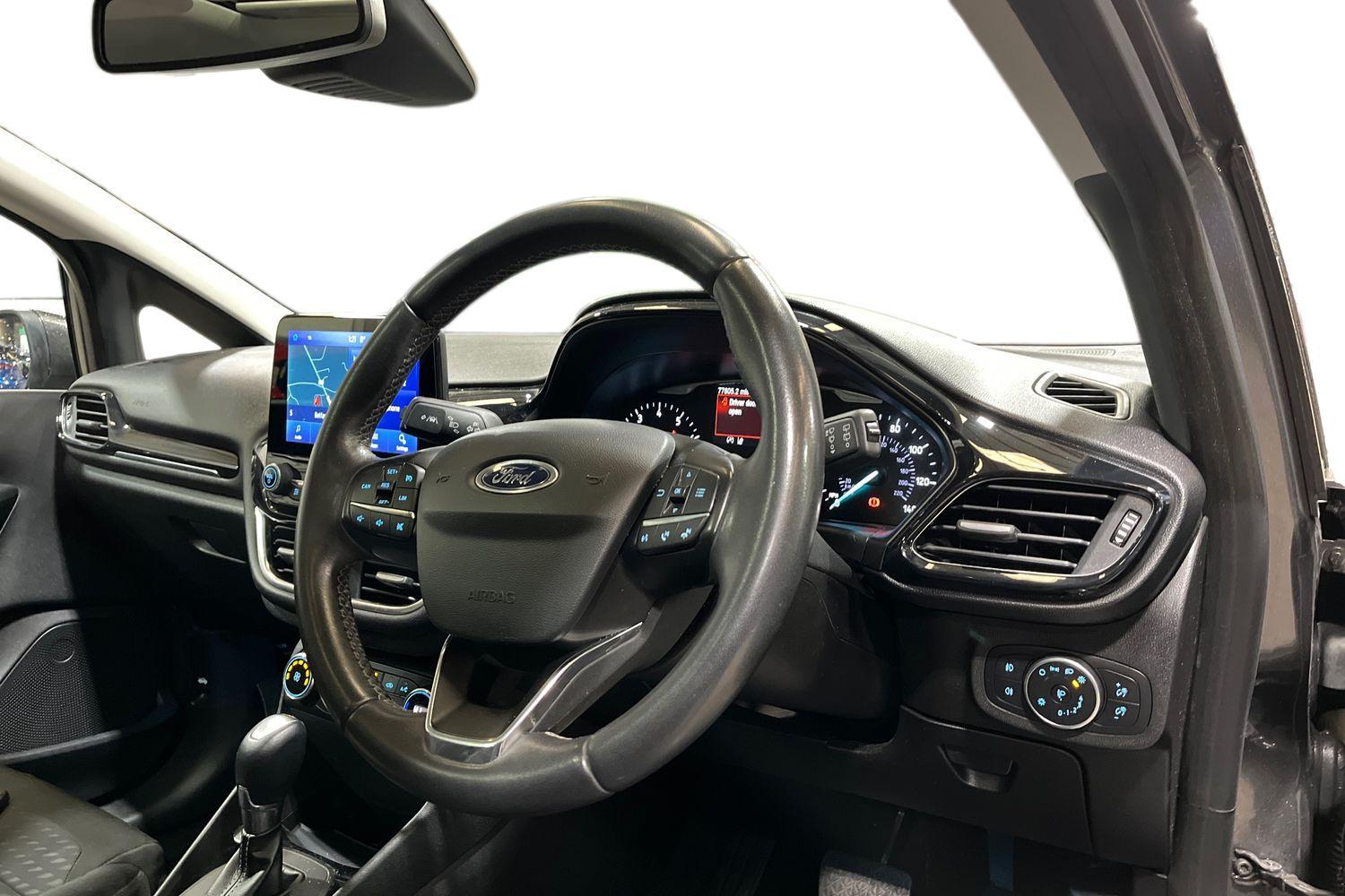 Ford FIESTA Photo 8