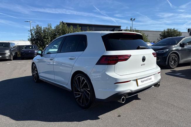 VOLKSWAGEN Golf Photo 23