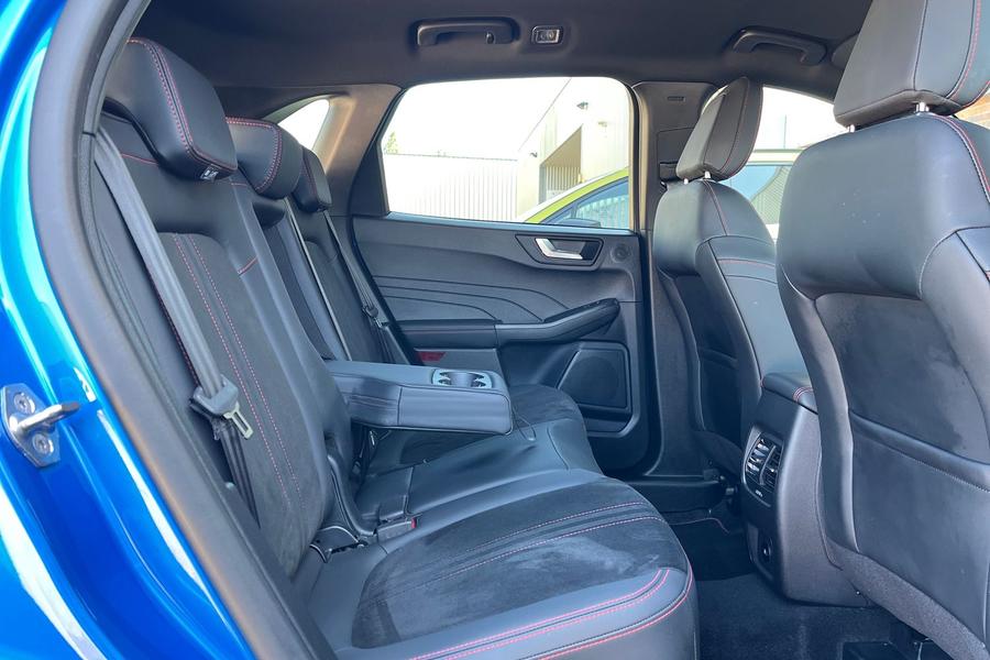 Ford Kuga Photo autoimg-02eb6240d22ce0d48f6adf699f7f97f6c920df93.jpg