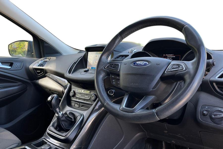Ford Kuga Photo autoimg-02ec0bd2ba3a736c1442942986862993260a6b2d.jpg