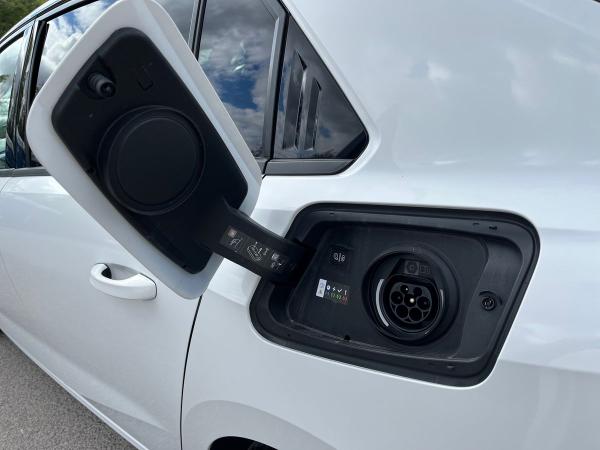 Vauxhall Astra Photo autoimg-02f091f58cbd3bba521630252468032ac2d25f07.jpg