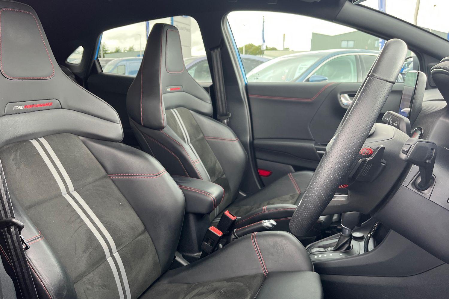 Ford PUMA Photo 16