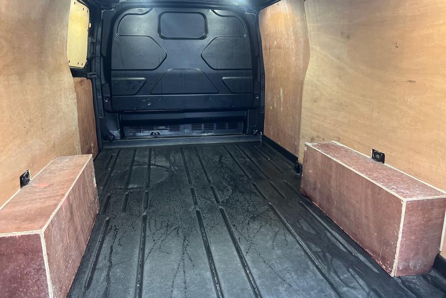 Used Ford TRANSIT CUSTOM YR70YZU 18