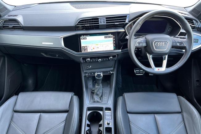 AUDI Q3 Photo 10