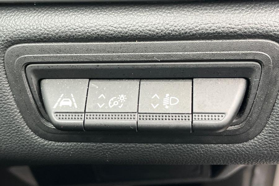 Renault CAPTUR Photo autoimg-0300f6f2b2dbbcbb9f4c26c512b7f36b3b5cd4d2.jpg