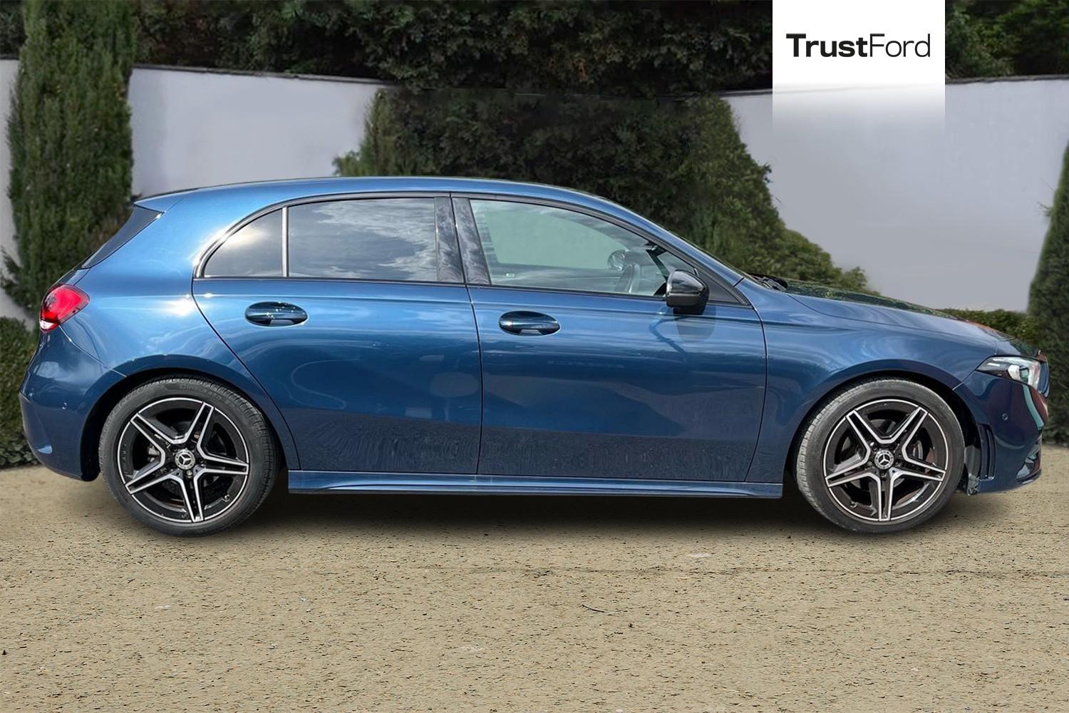Mercedes-Benz A Class Photo 2