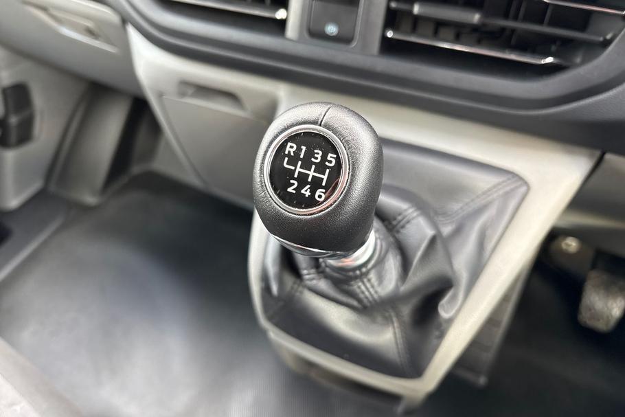 Used Ford TRANSIT CUSTOM WV26YDU 37