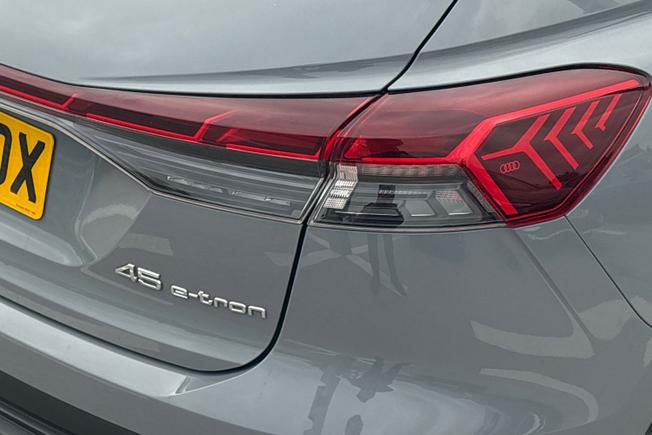 AUDI Q4 E-Tron Photo 19