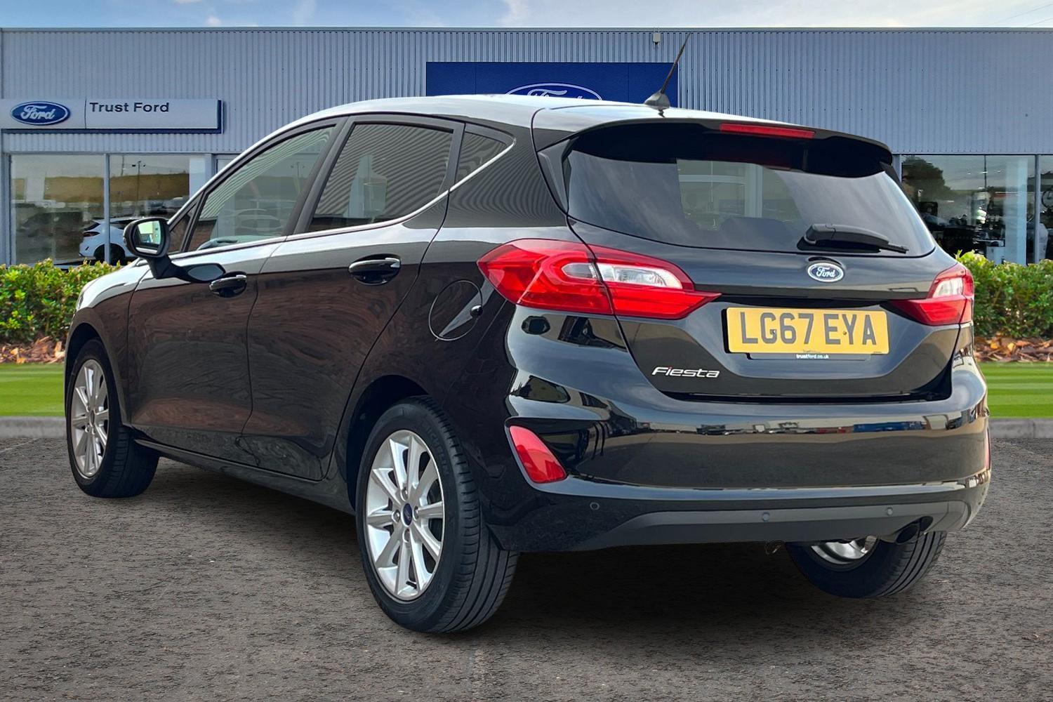 Ford Fiesta Photo 1