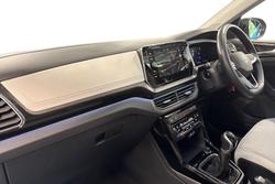 VOLKSWAGEN T-Cross Photo 2