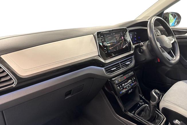 VOLKSWAGEN T-Cross Photo 2