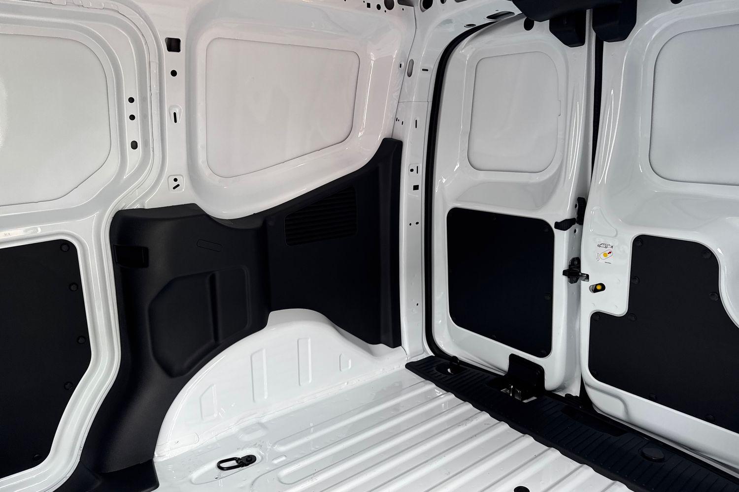 Ford E-TRANSIT COURIER Photo 3