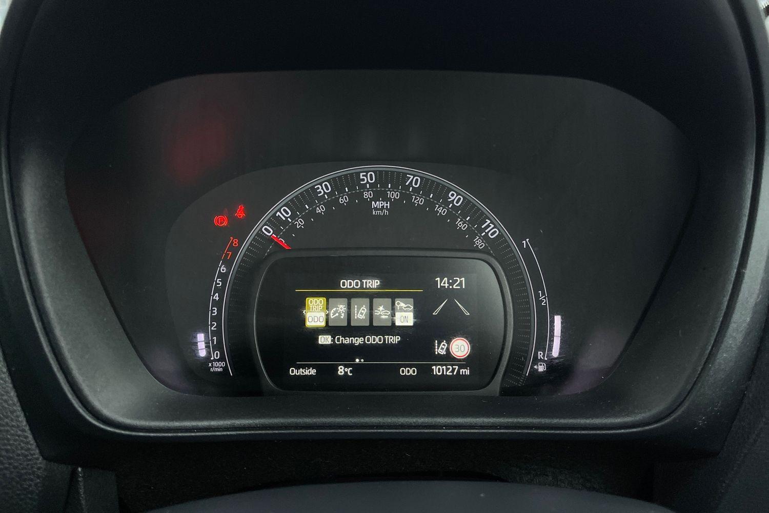 Toyota AYGO X Photo 12