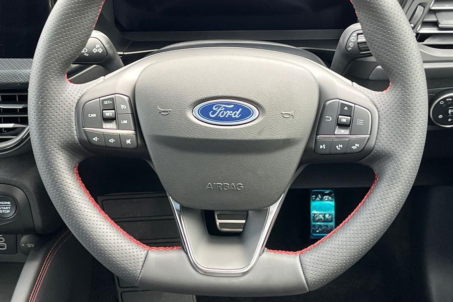 Ford FOCUS Photo autoimg-030a24dea764a42daa982254ccfc1a800fc59324.jpg