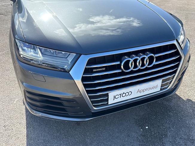AUDI Q7 Photo 33