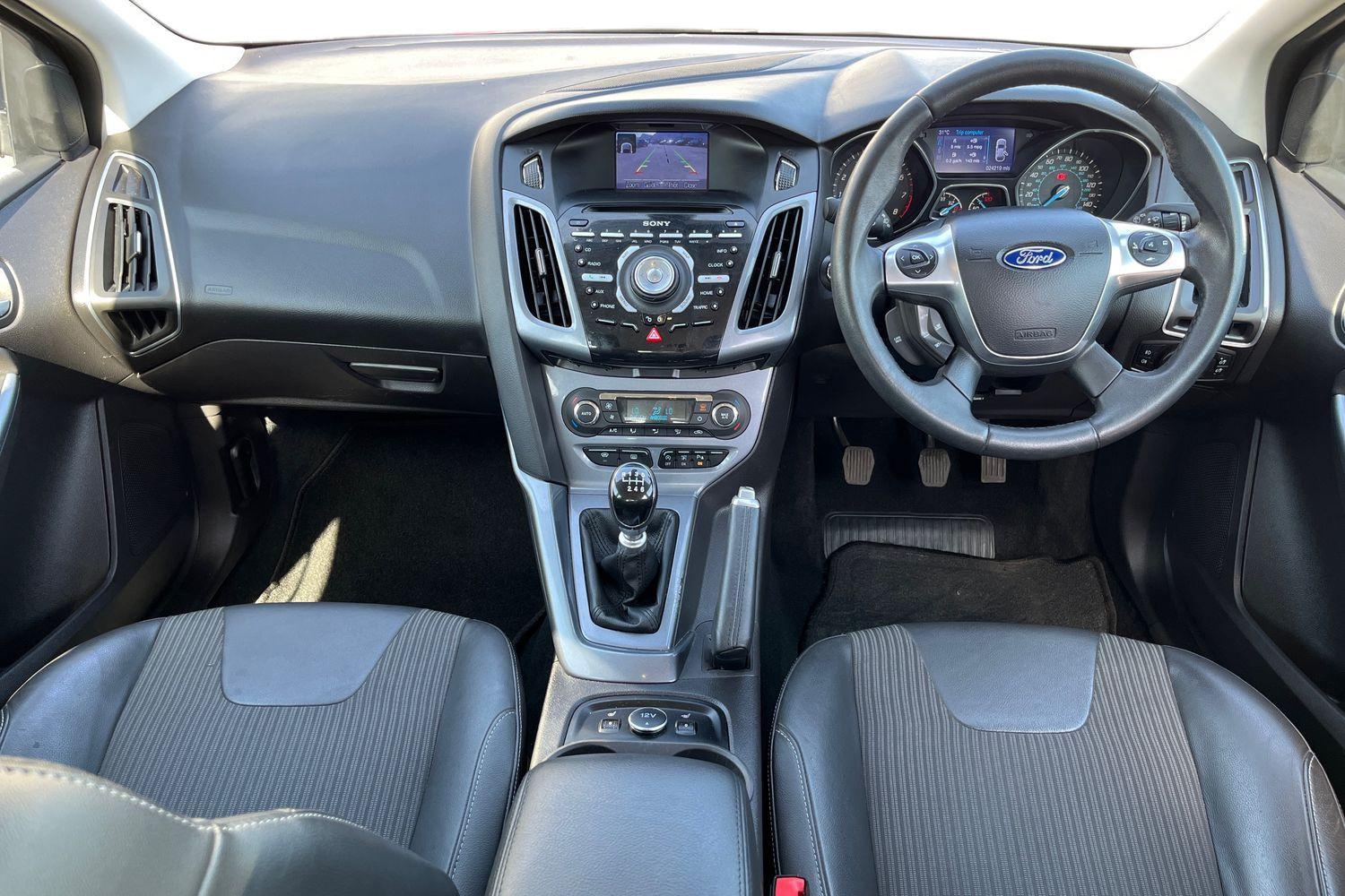 Ford FOCUS Photo 9