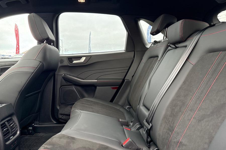 Ford KUGA Photo autoimg-030d45b18efe3a7d9728f26550742e9e8a25d625.jpg