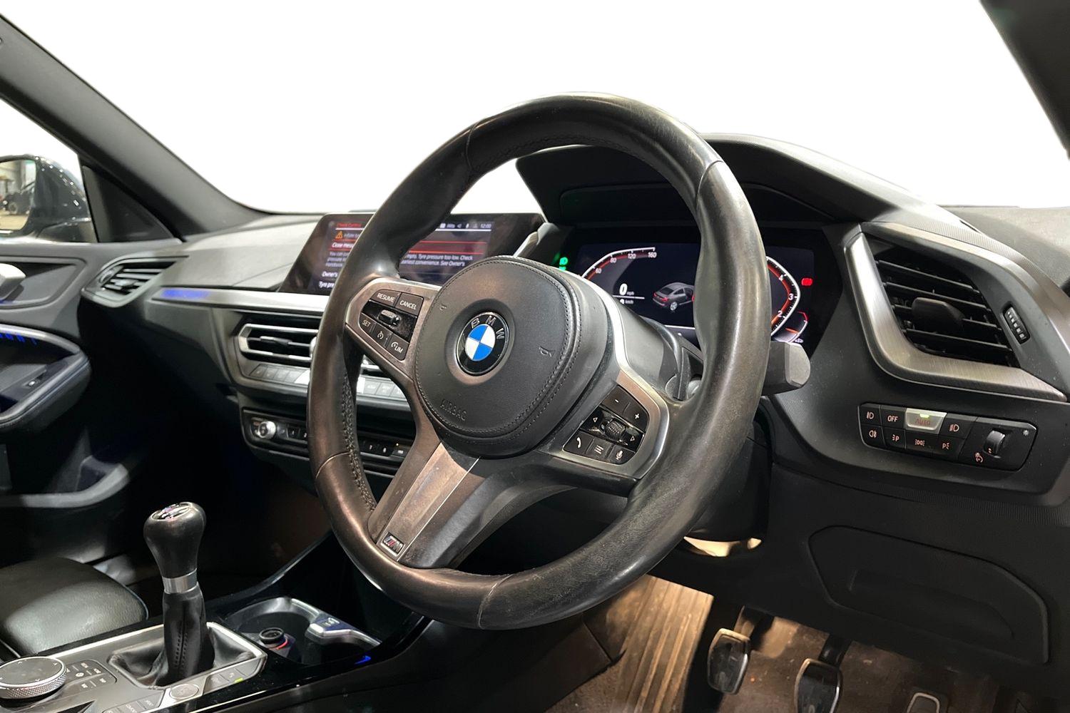 BMW 2 SERIES Photo 8