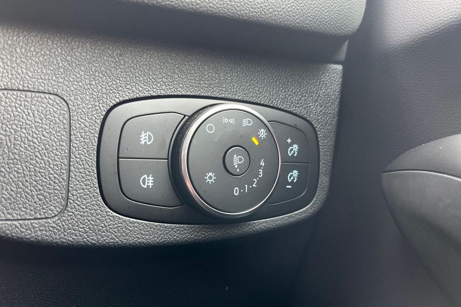 Ford FOCUS Photo autoimg-0316c2690d61537f067fa2a1596580ec8f61bb71.jpg