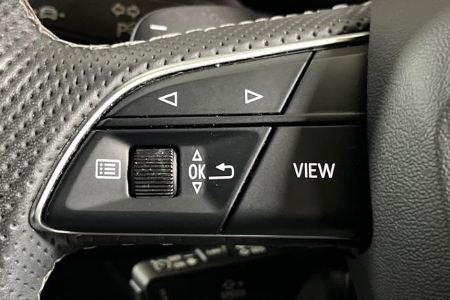 AUDI Q7 Photo 16