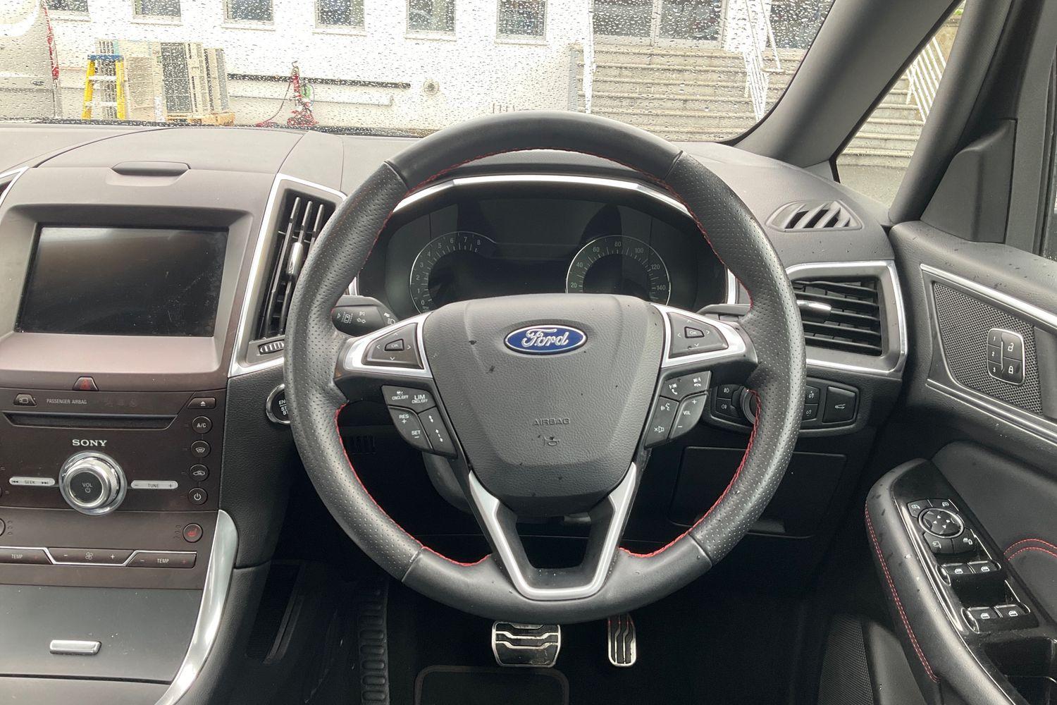 Ford S-Max Photo 11