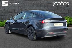 TESLA Model 3 Photo 3