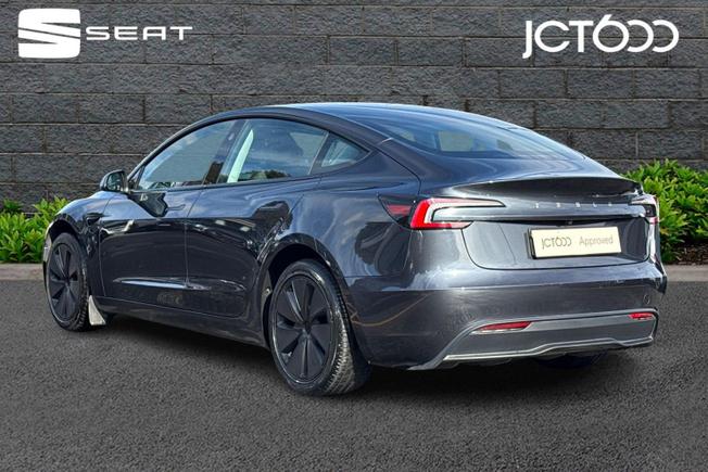 TESLA Model 3 Photo 3