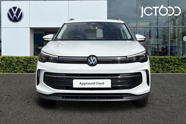 VOLKSWAGEN Tiguan Photo 8