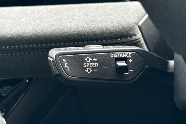 AUDI Q6 E-Tron Photo 42