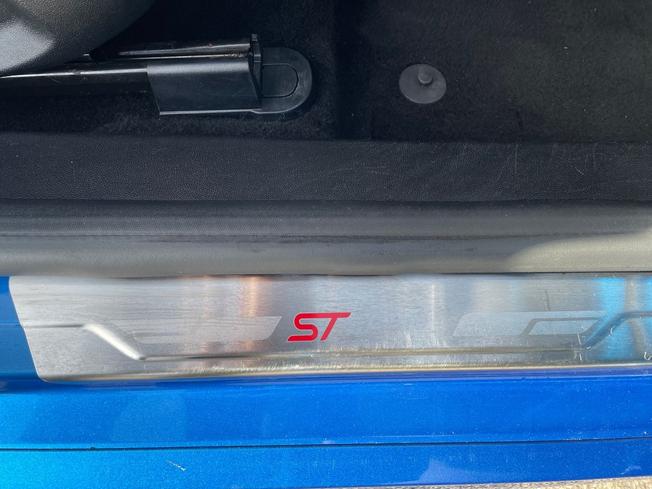 FORD Fiesta Photo 42
