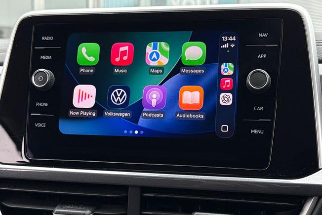 VOLKSWAGEN T-Roc Photo 30
