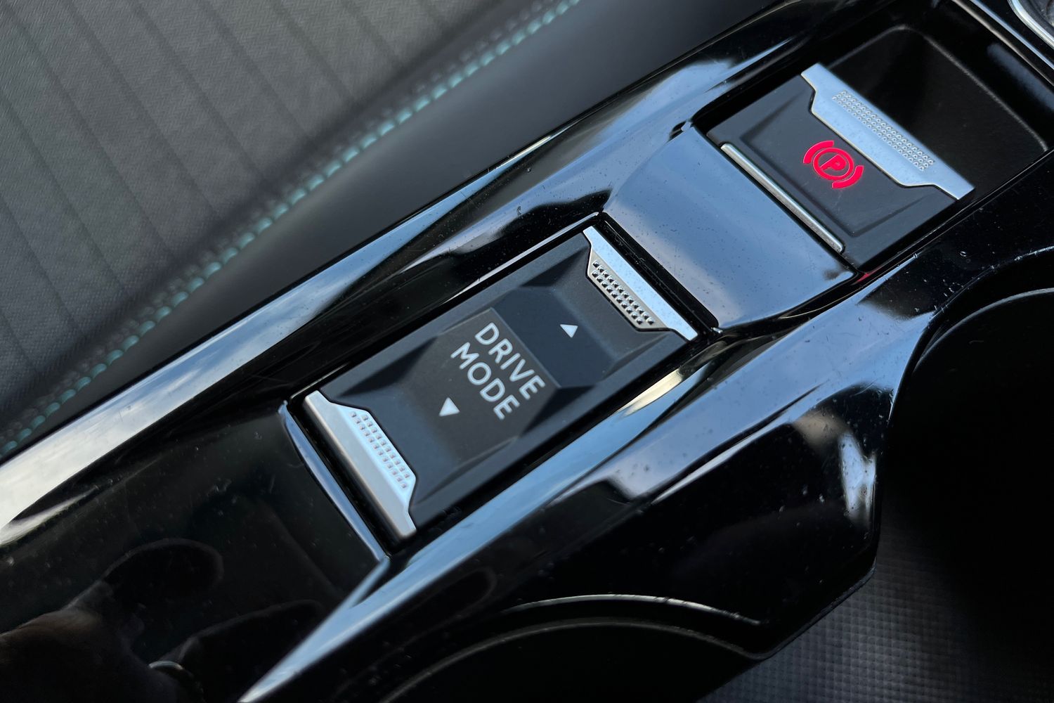 Peugeot 208 Photo 34