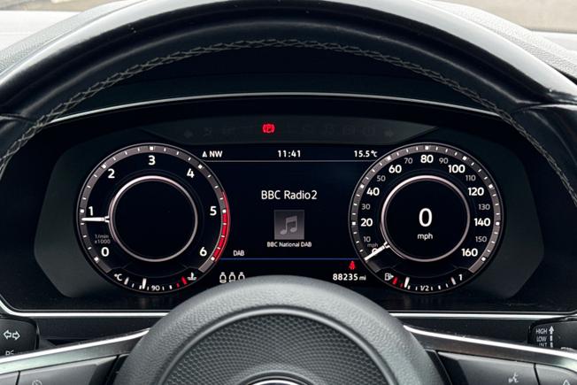 VOLKSWAGEN Tiguan Photo 15