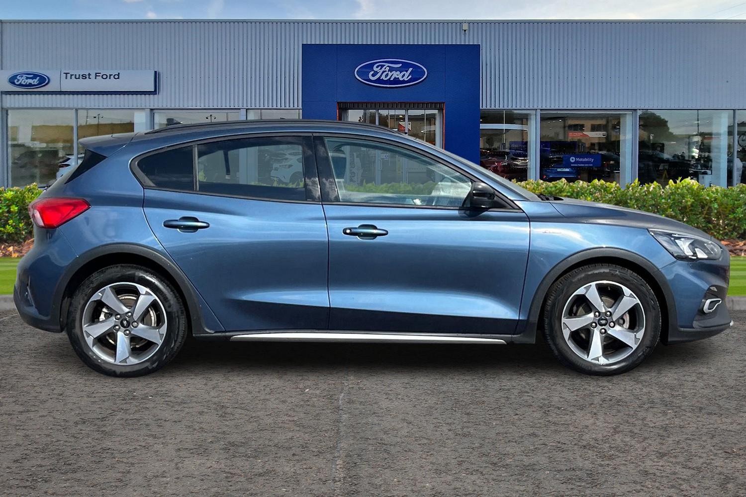 Ford FOCUS Photo 2