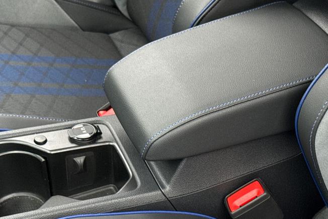 VOLKSWAGEN Golf Photo 42