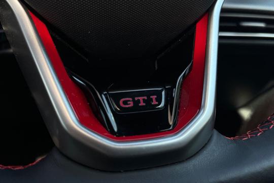 Volkswagen Golf Photo autoimg-033f6e3ffe74090fec5f1d10a7c4feb2c4a57624.jpg