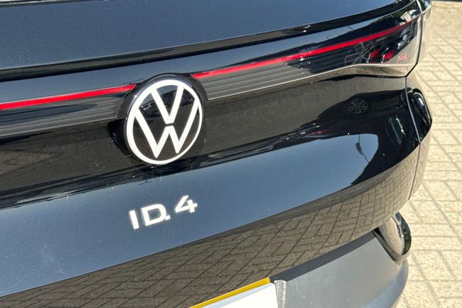 VOLKSWAGEN ID.4 Photo 21