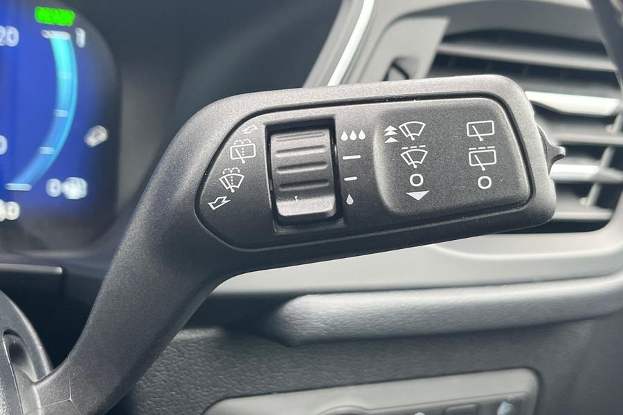 Ford Kuga Photo autoimg-0348962ebbafedad51a0945015bdfc10420647ea.jpg