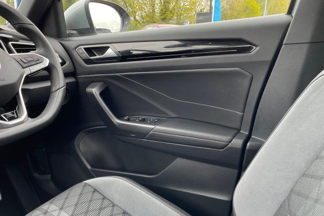 VOLKSWAGEN T-Roc Photo 41