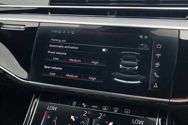 AUDI A8 Photo 43