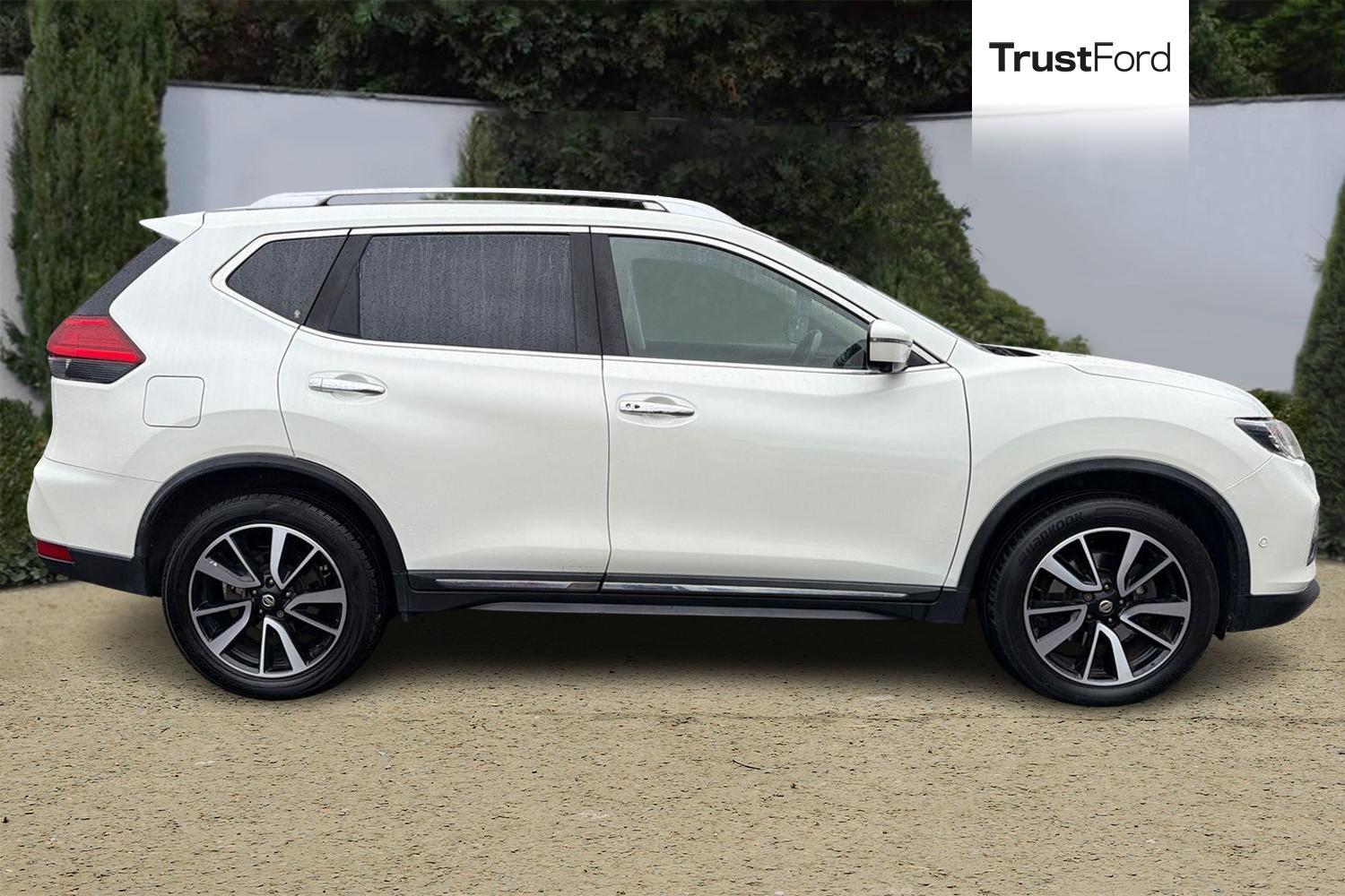 Nissan X-TRAIL Photo 2
