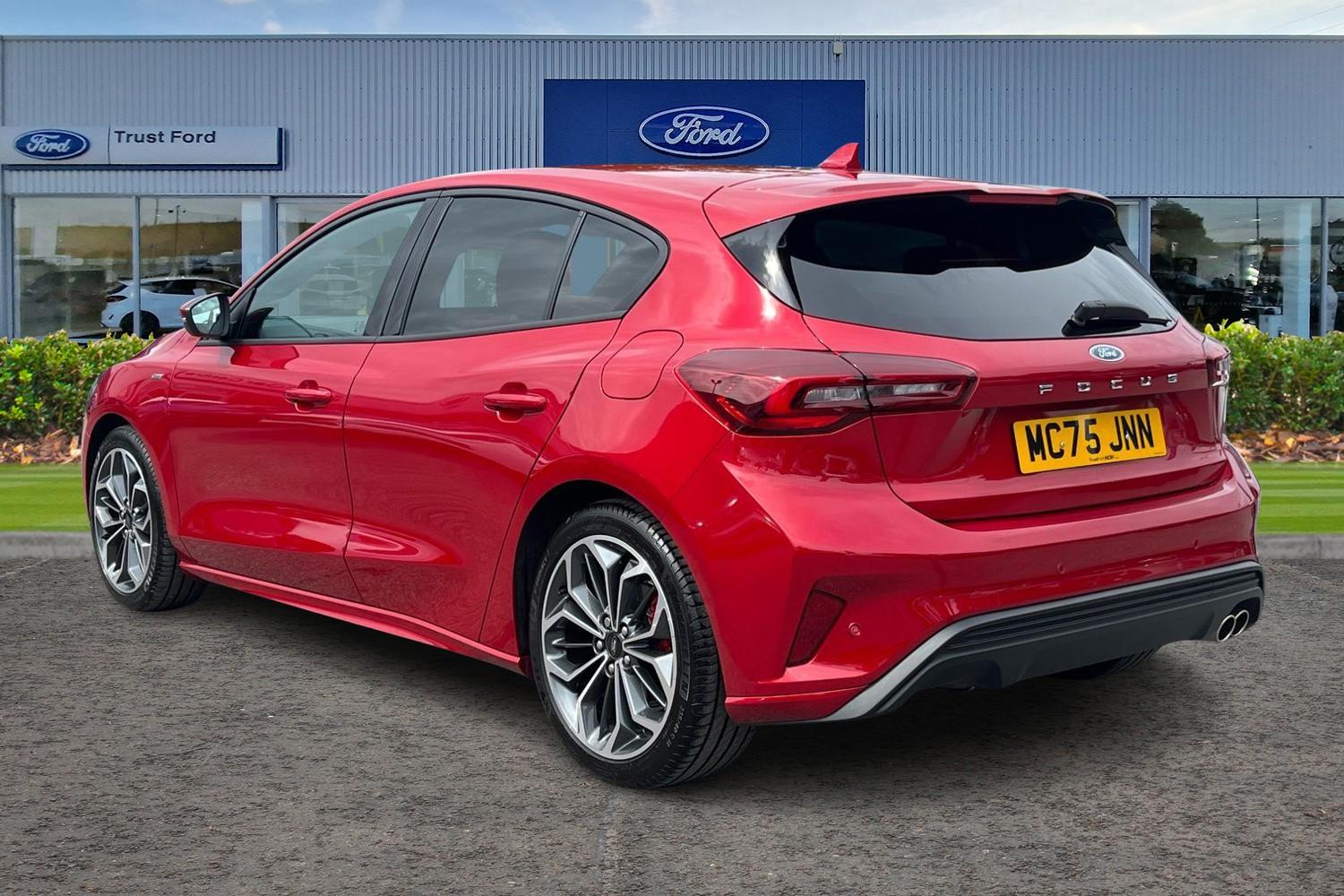 Ford FOCUS Photo 1