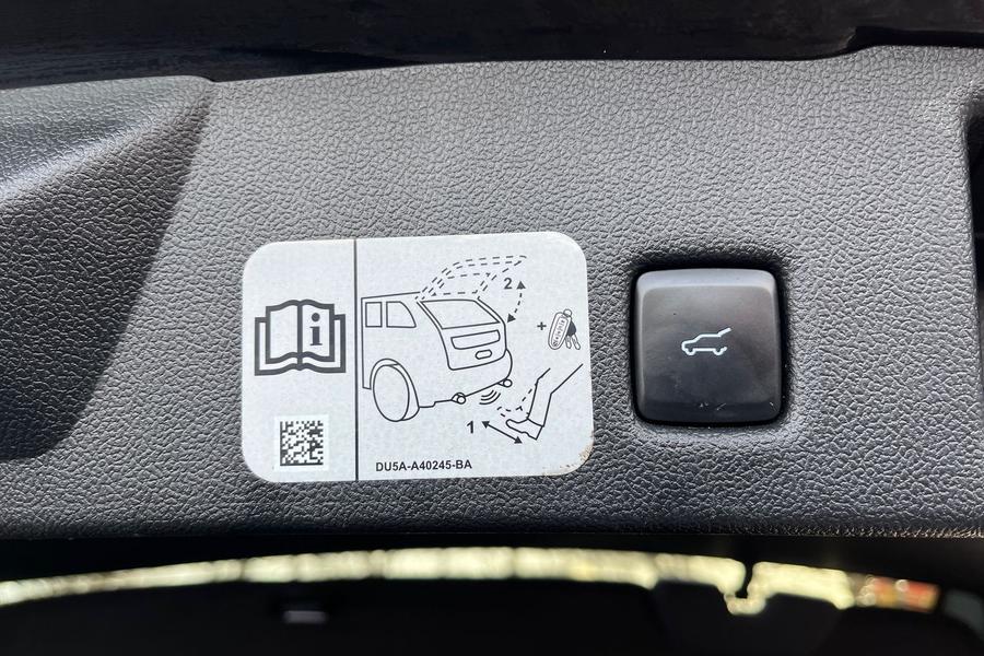 Ford KUGA Photo autoimg-034f09db3545723df4cb6aa22f30a261875a180b.jpg