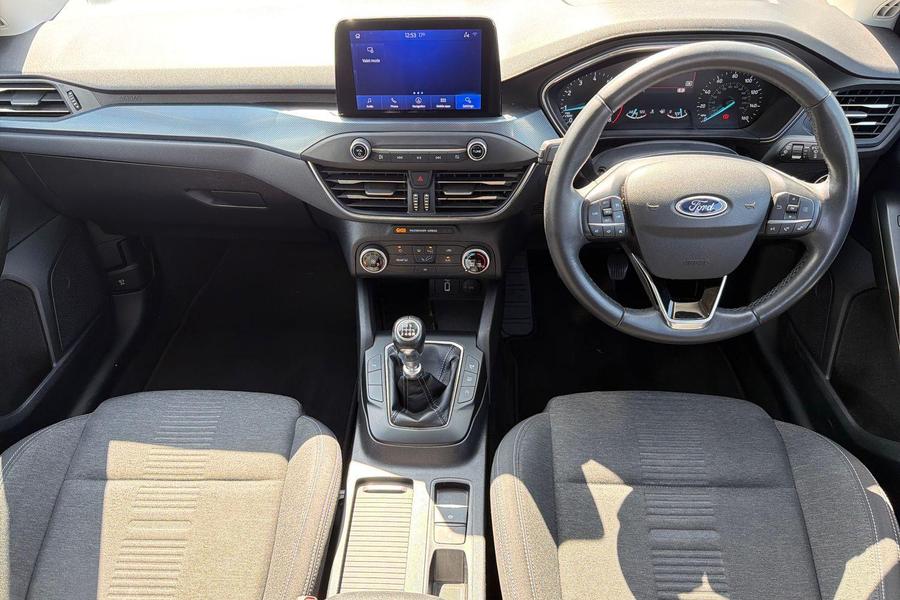Ford FOCUS Photo autoimg-035614f5ba8f4cd1b1f94217c9ce9f9a029bbe9d.jpg