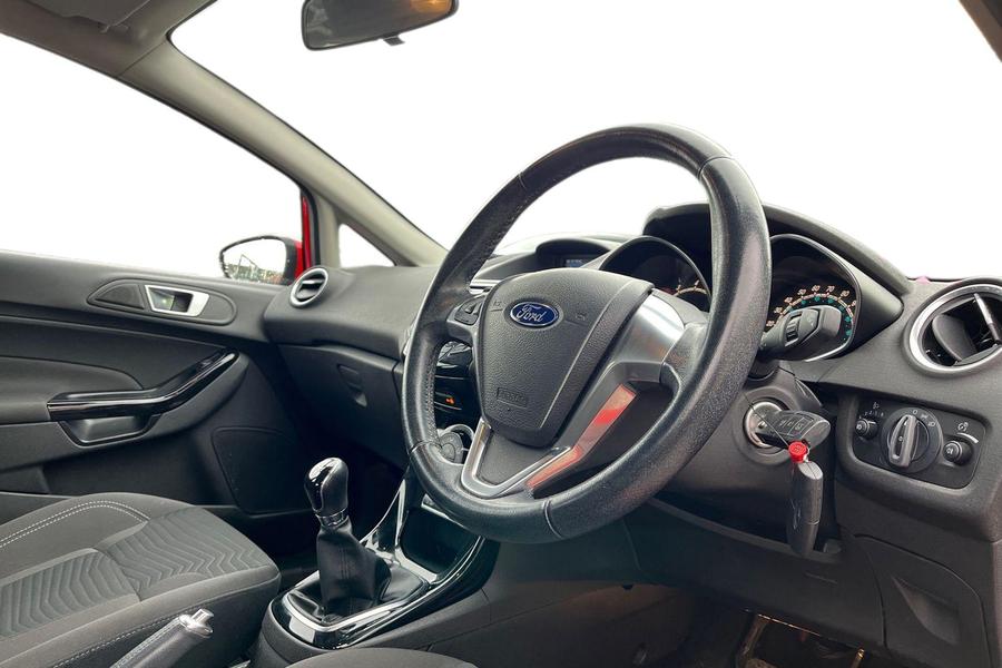 Ford FIESTA Photo autoimg-03591b2695f7e466bf84c914a4dee971778b0a98.jpg