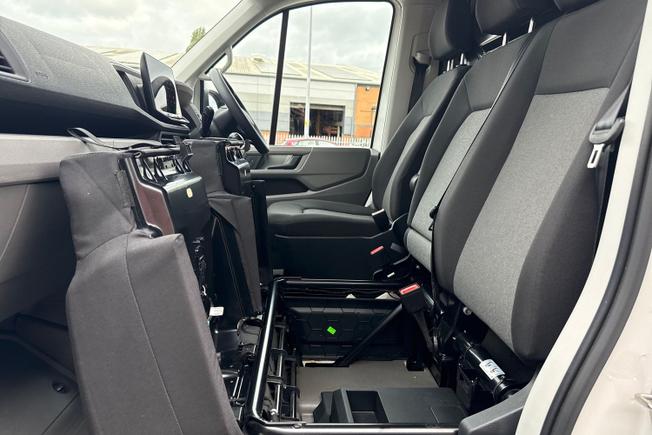 VOLKSWAGEN Crafter Photo 26