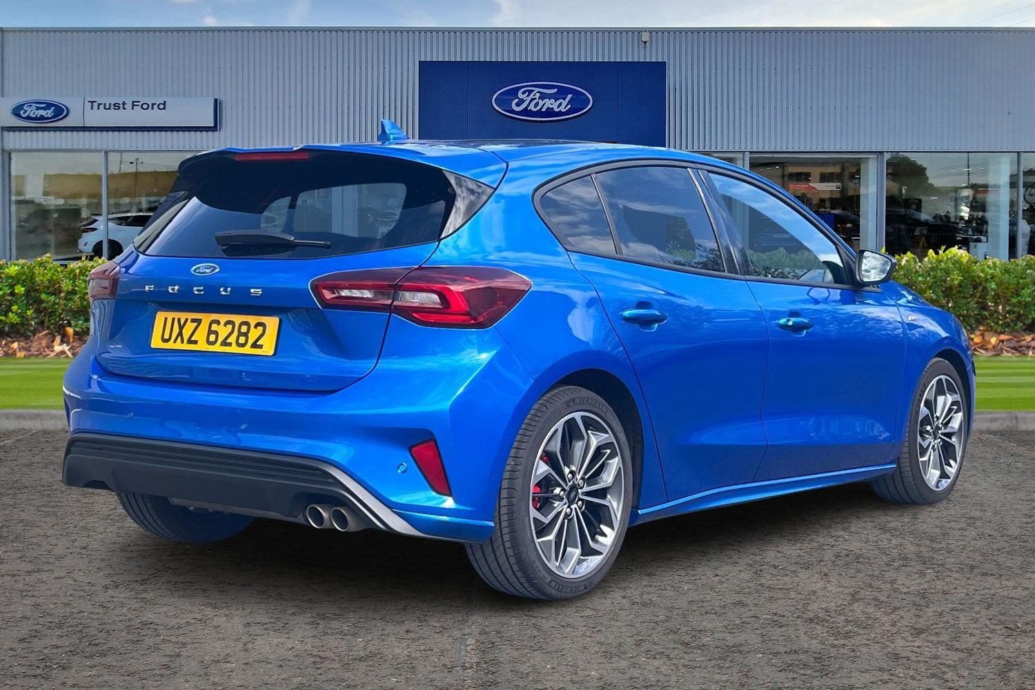 Ford Focus Photo 3