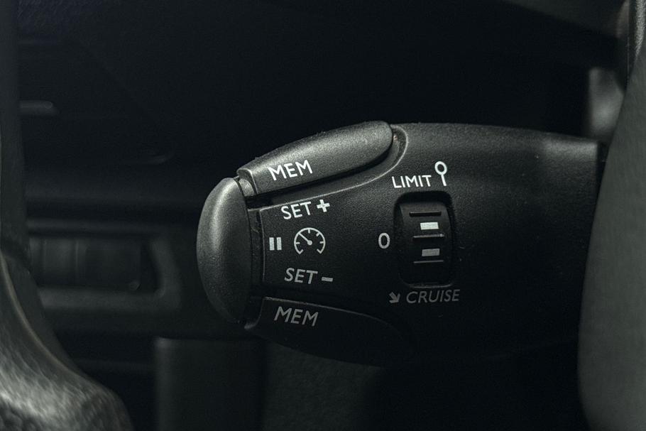 Used Vauxhall VIVARO DT73BWJ 30