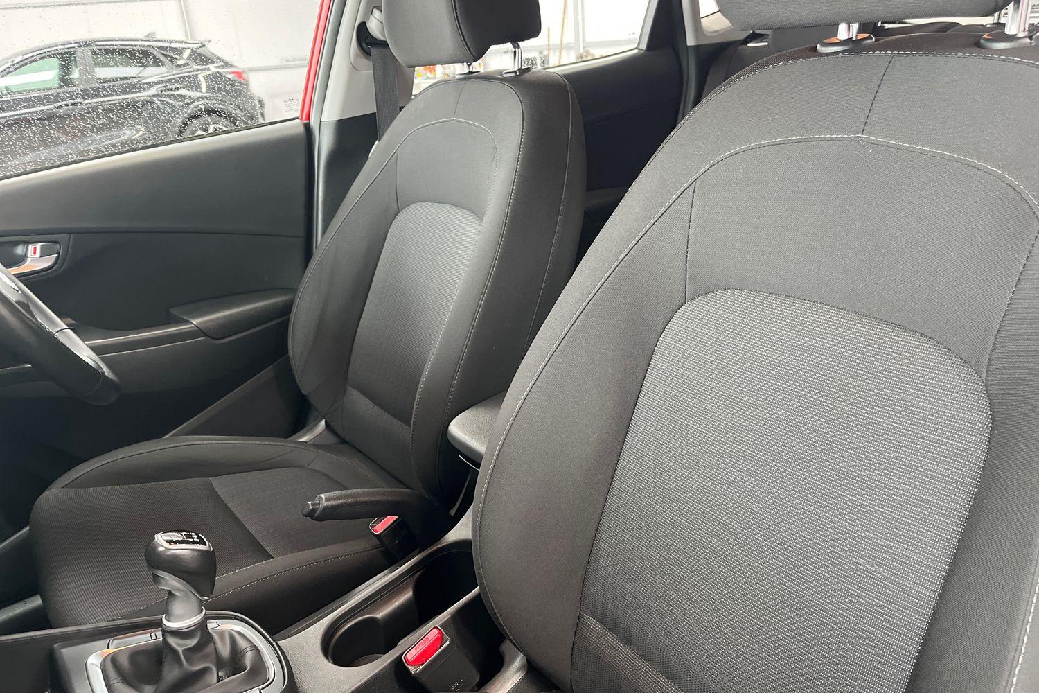 Hyundai KONA Photo 18