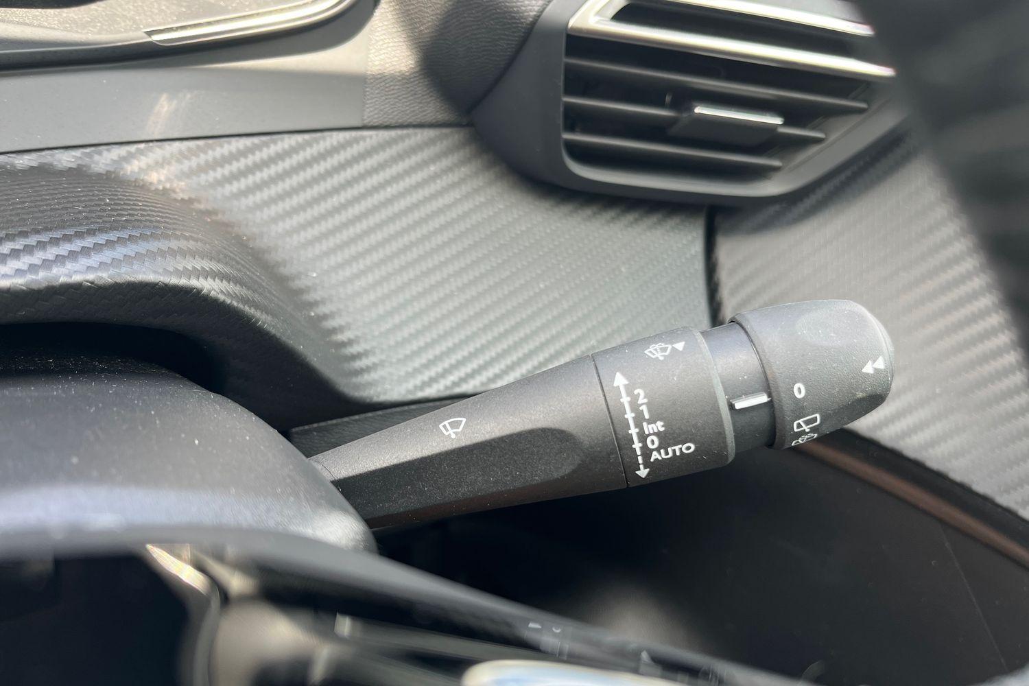 Peugeot 208 Photo 14